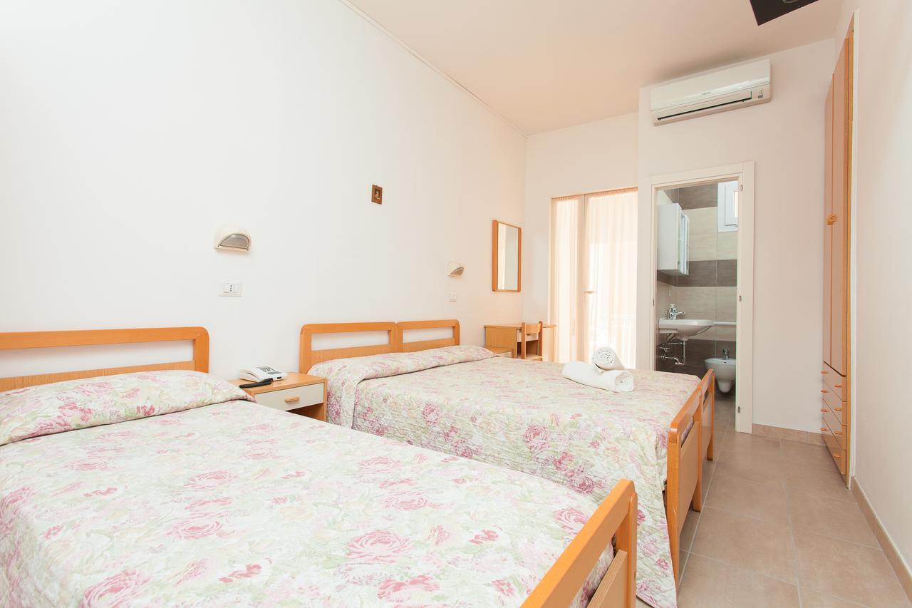 Hotel Benvenuti Gatteo a Mare Extérieur photo